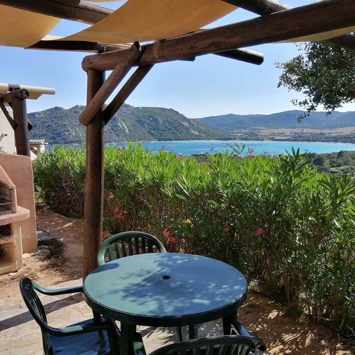 Vue sur mer du jardin de notre villa T3 à Santa Giulia Porto-Vecchio