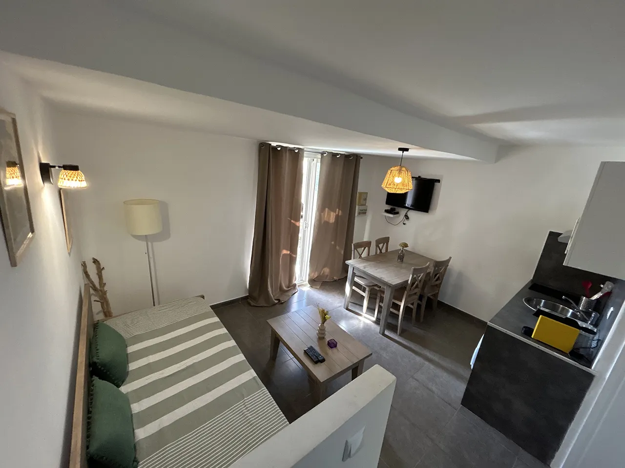 Vue intérieure Location Villa 2-4 personnes Santa Giulia Porto-Vecchio